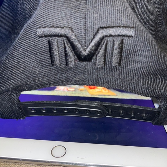 Four hats for sale - Picture 2 of 16